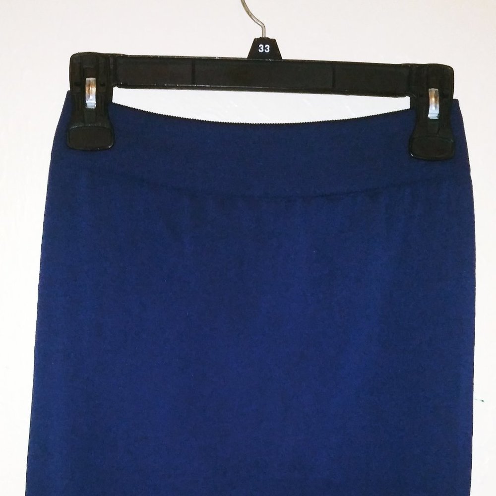 Coco Limon, Blue pencil skirt